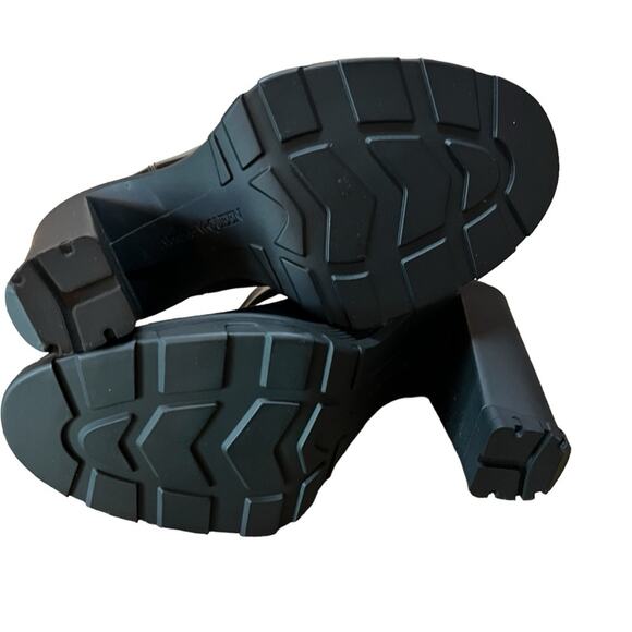 Alexander McQueen Tread Heeled Patent Leather Chelsea Boot NEW EU 36.5 US 6.5 - Picture 11 of 14